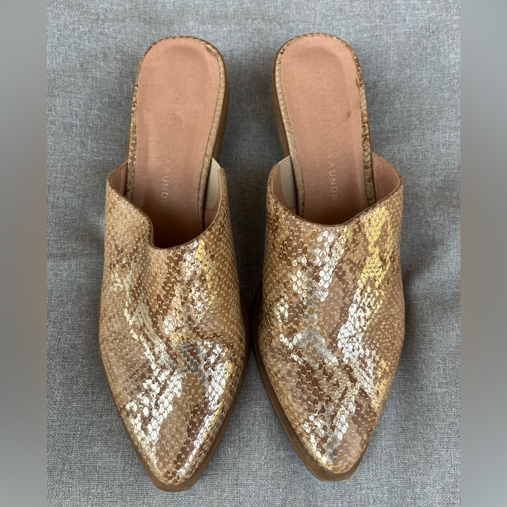 Chinese Laundry Gold Metallic Animal Print Mules Size 10